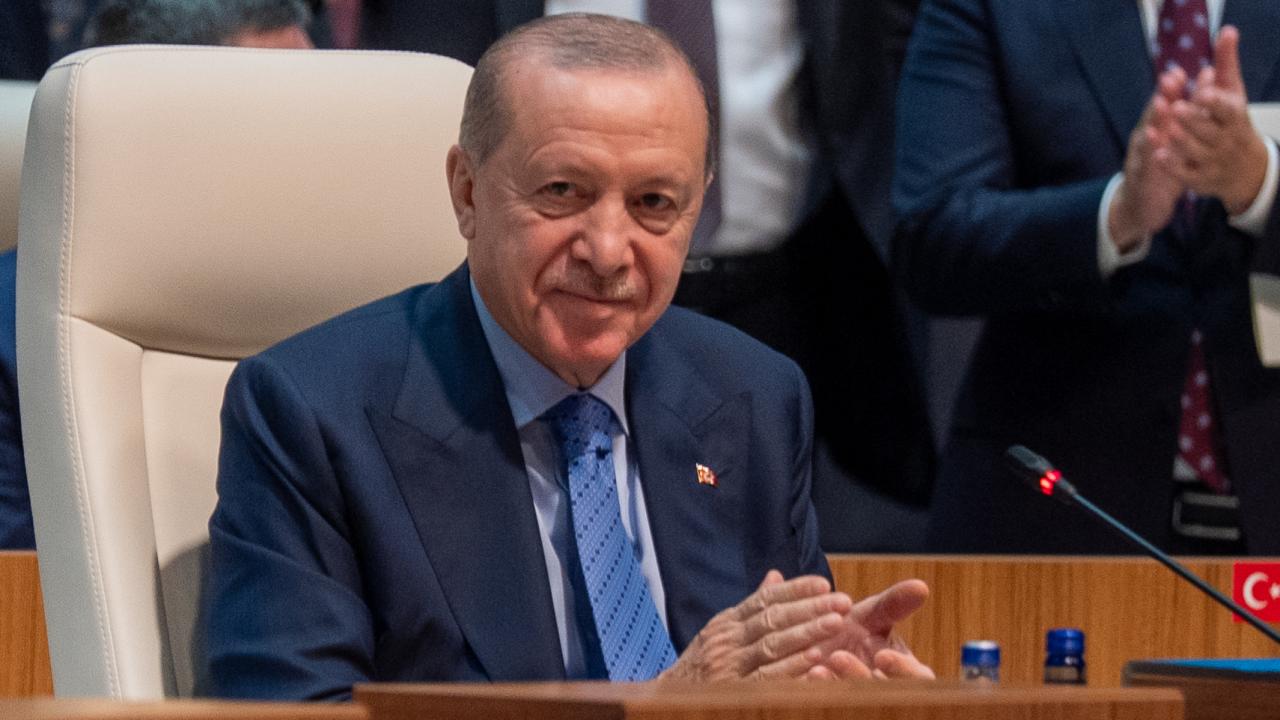 Cumhurbaşkanı Erdoğan, TDT’de ikili görüşmelerde bulundu